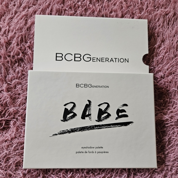 🆕️ BCBGeneration | BABE | Eyeshadow Palette | Shimmer | Matte | NWT - Picture 3 of 7